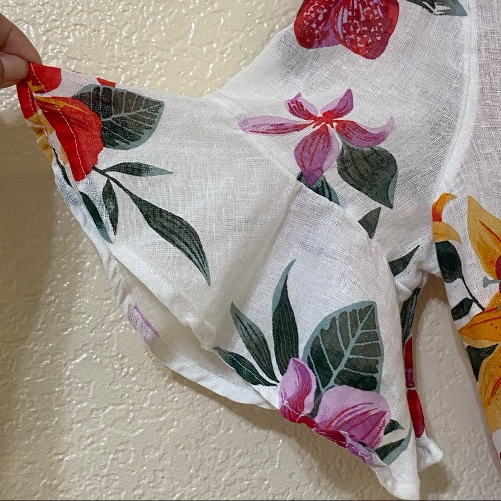 Old Navy Linen &‎ Cotton Blend Floral Wrap Top - Picture 5 of 10